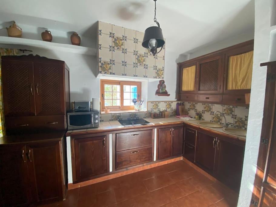 Beautiful Traditional Town House Ardales Bagian luar foto