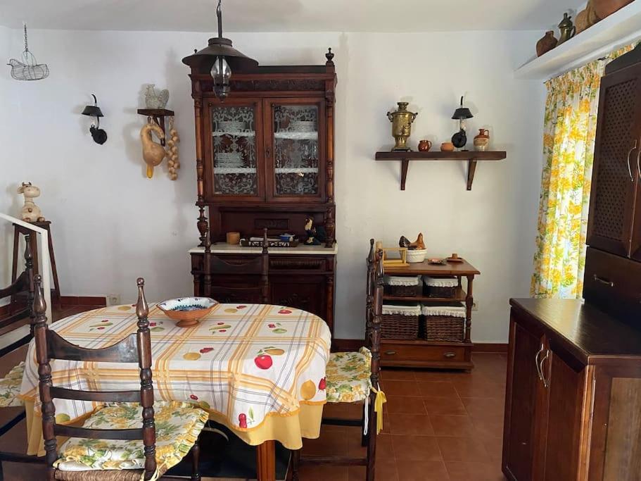 Beautiful Traditional Town House Ardales Bagian luar foto